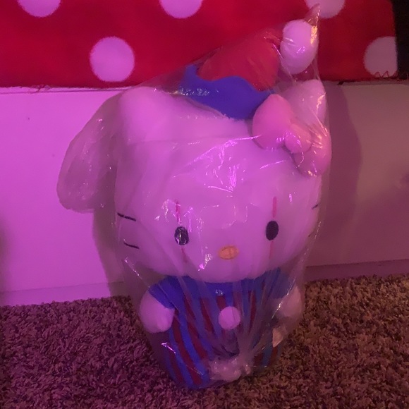 RARE hello kitty clown 🤡 - Picture 2 of 6